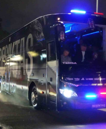 besiktas-antalyada-HwEVvgSK.jpg