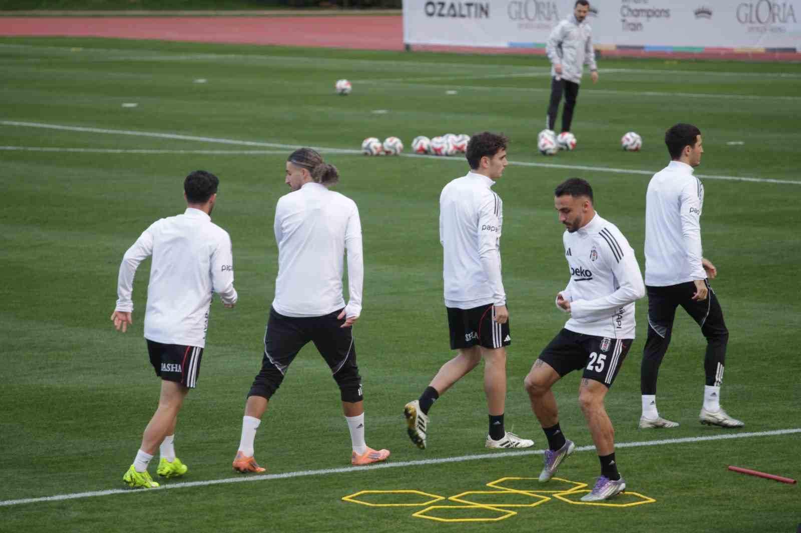 besiktas antalyadaki kampinda hazirliklarini surduruyor 0