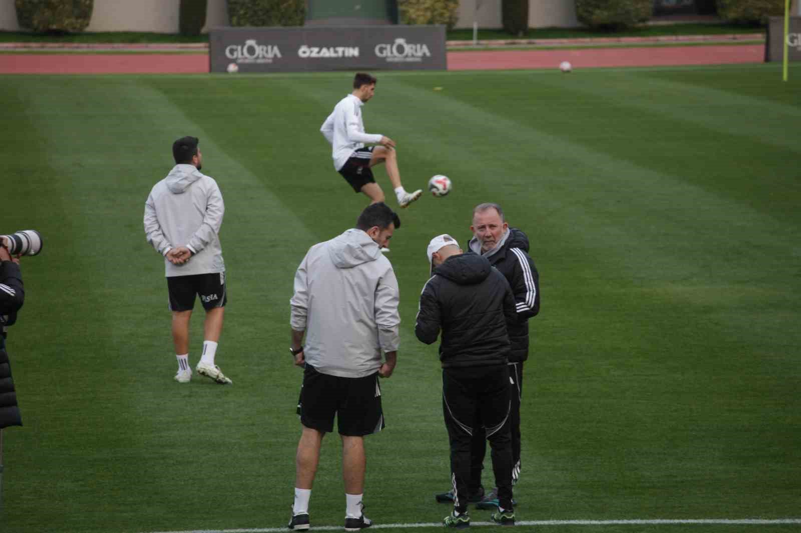 besiktas antalyadaki kampinda hazirliklarini surduruyor 3 w7c78vzA