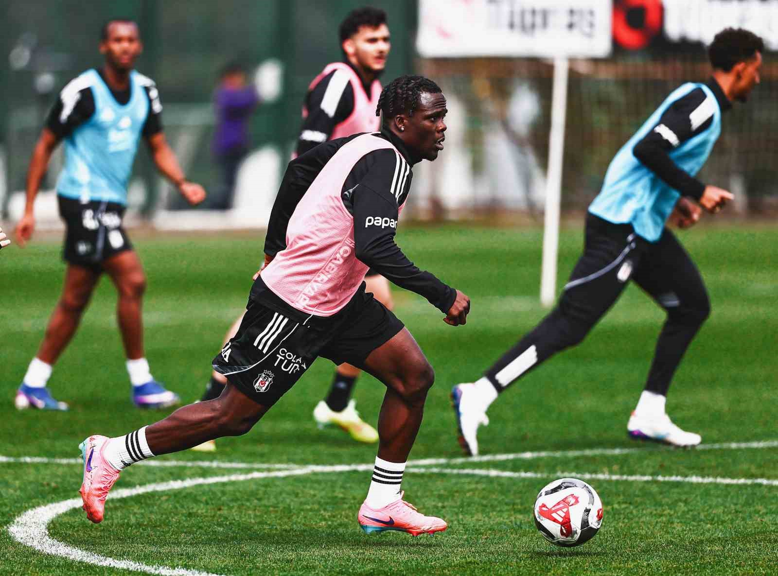 besiktas antalyaspor maci hazirliklarini surdurdu 3 MjeVmAOa