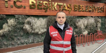 besiktas-belediyesinde-isten-cikarildigini-one-suren-chpli-uye-52-gundur-eylemde-rIlybKjs.jpg