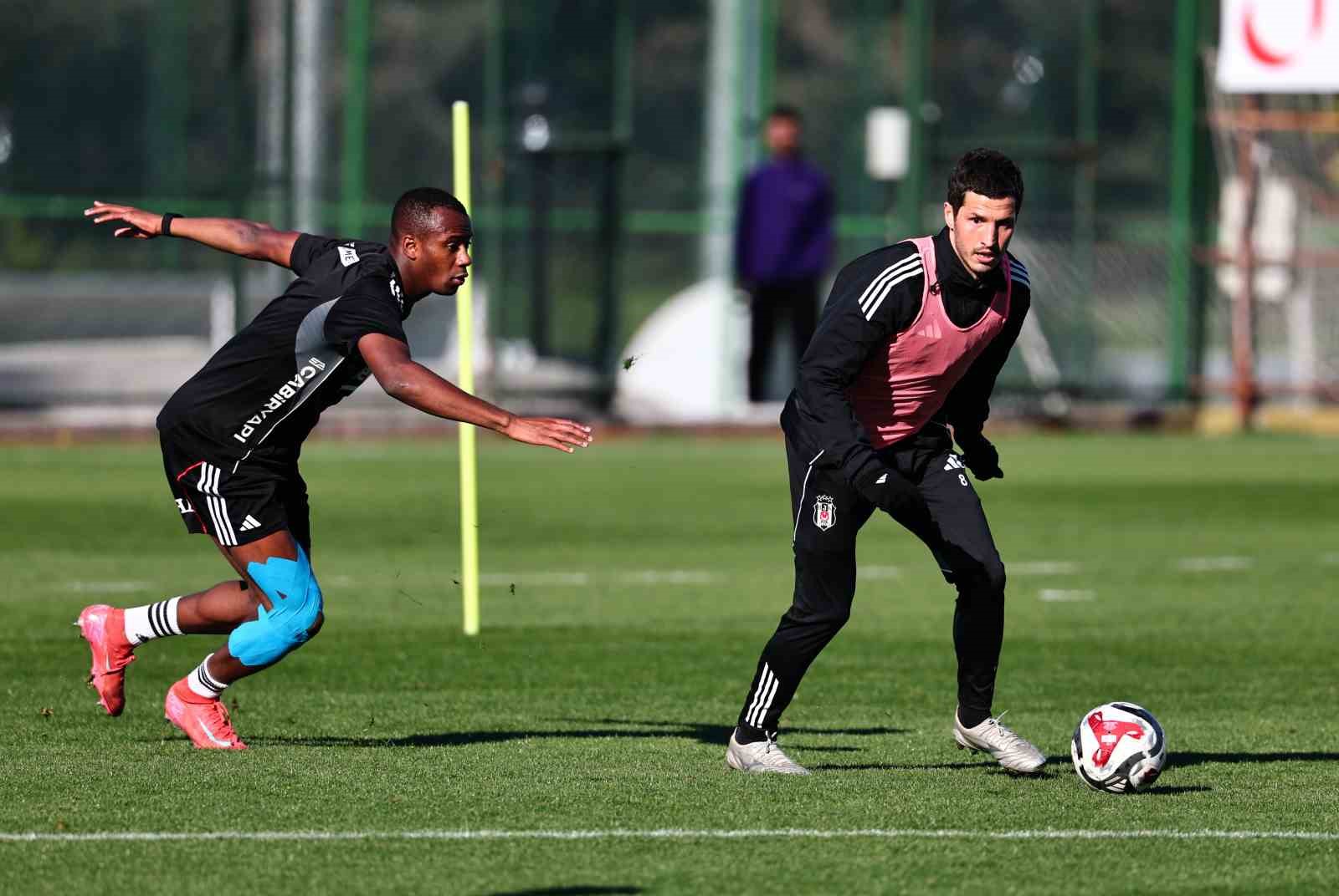 besiktas caykur rizespor maci hazirliklarini surdurdu 0 13JeVBHY