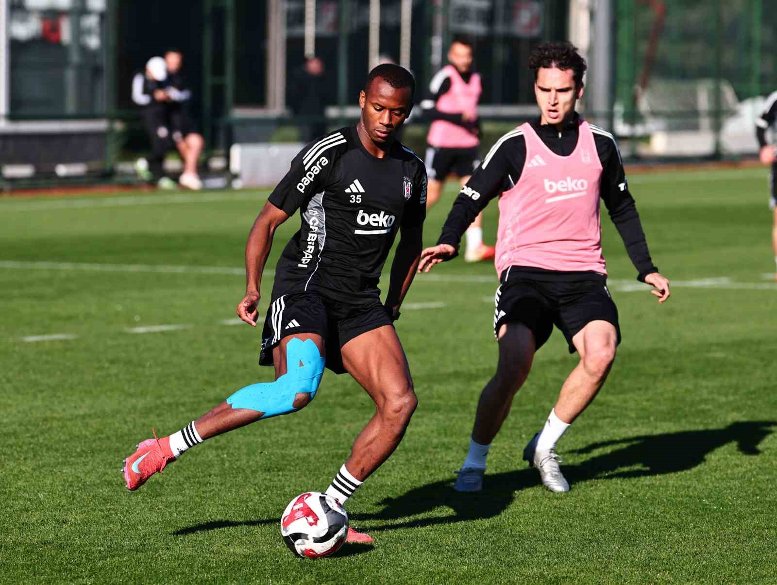 besiktas caykur rizespor maci hazirliklarini surdurdu 1 r669A6OT