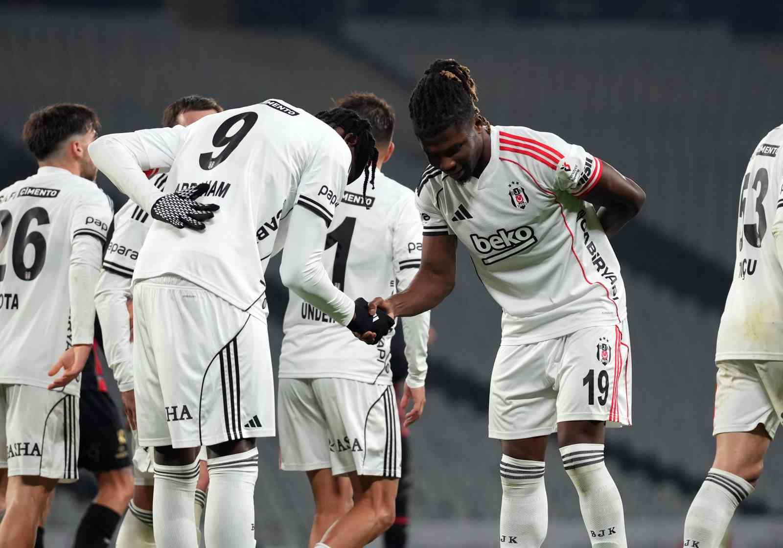 besiktas deplasmanda baska 1 K37ZnB31