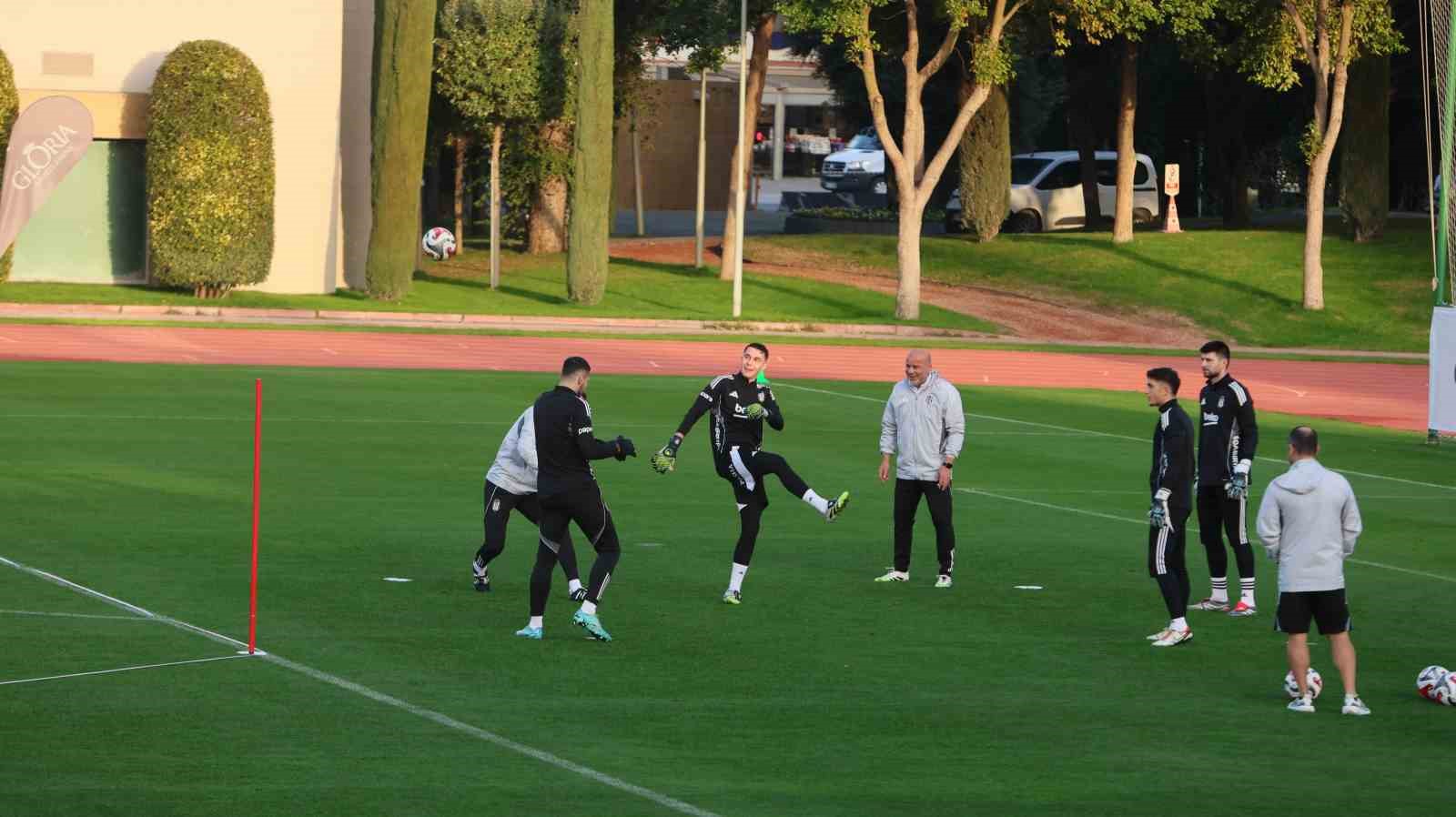 besiktas devre arasi calismalarini antalyada surduruyor 2 7tJ12ZOX
