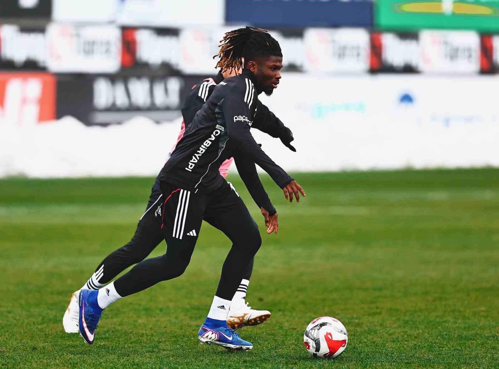 besiktas eyupspor maci hazirliklarini surdurdu 1 Vs22SHJ5