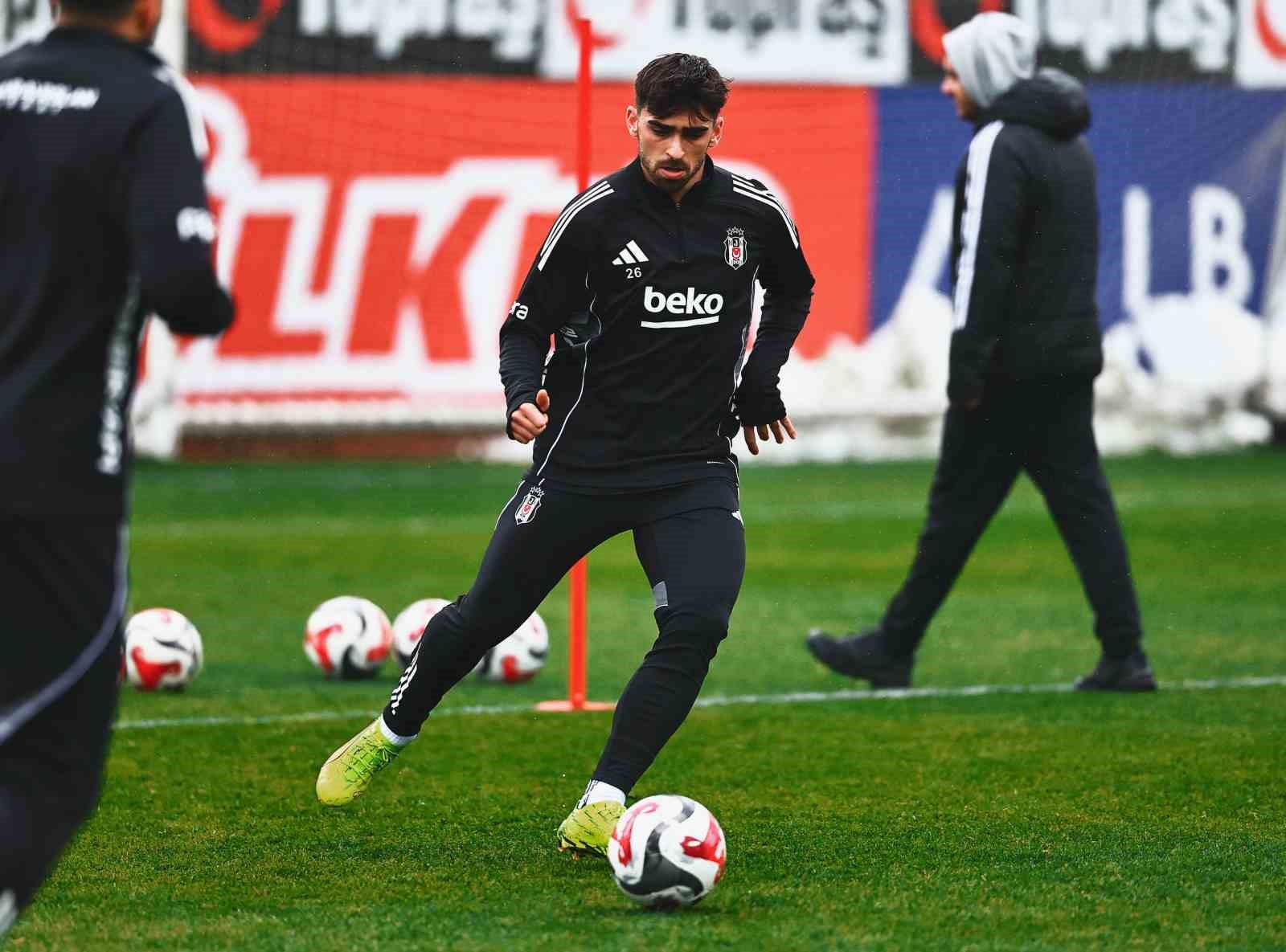 besiktas eyupspor maci hazirliklarini surdurdu 3 6NujetQr