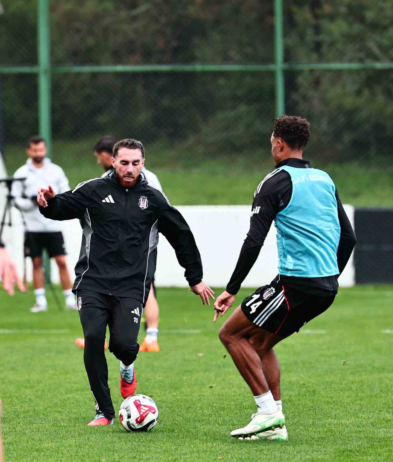 besiktas fatih karagumruk maci hazirliklarina basladi 3 6fSRciSs