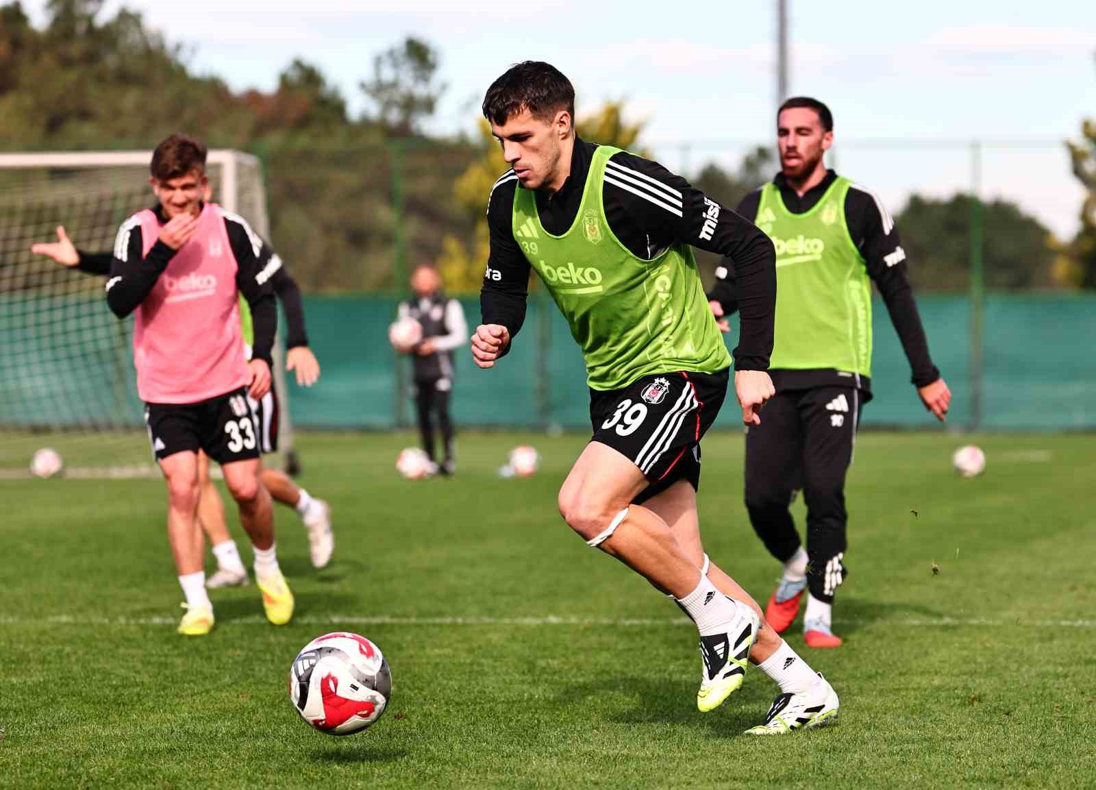 besiktas fatih karagumruk maci hazirliklarini surdurdu 1 ay6g5feP