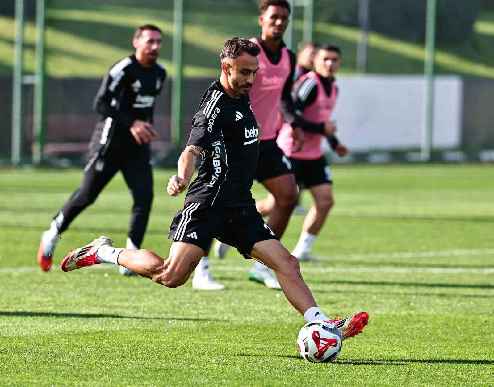 besiktas fatih karagumruk macinin hazirliklarina devam etti 2 i9M8njUa