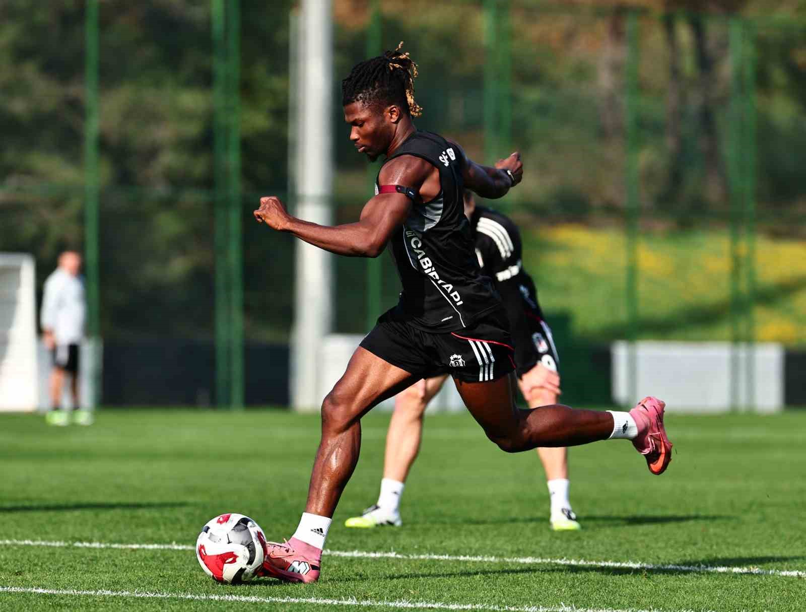 besiktas fatih karagumruk macinin hazirliklarina devam etti 3 c2Q5LIhi