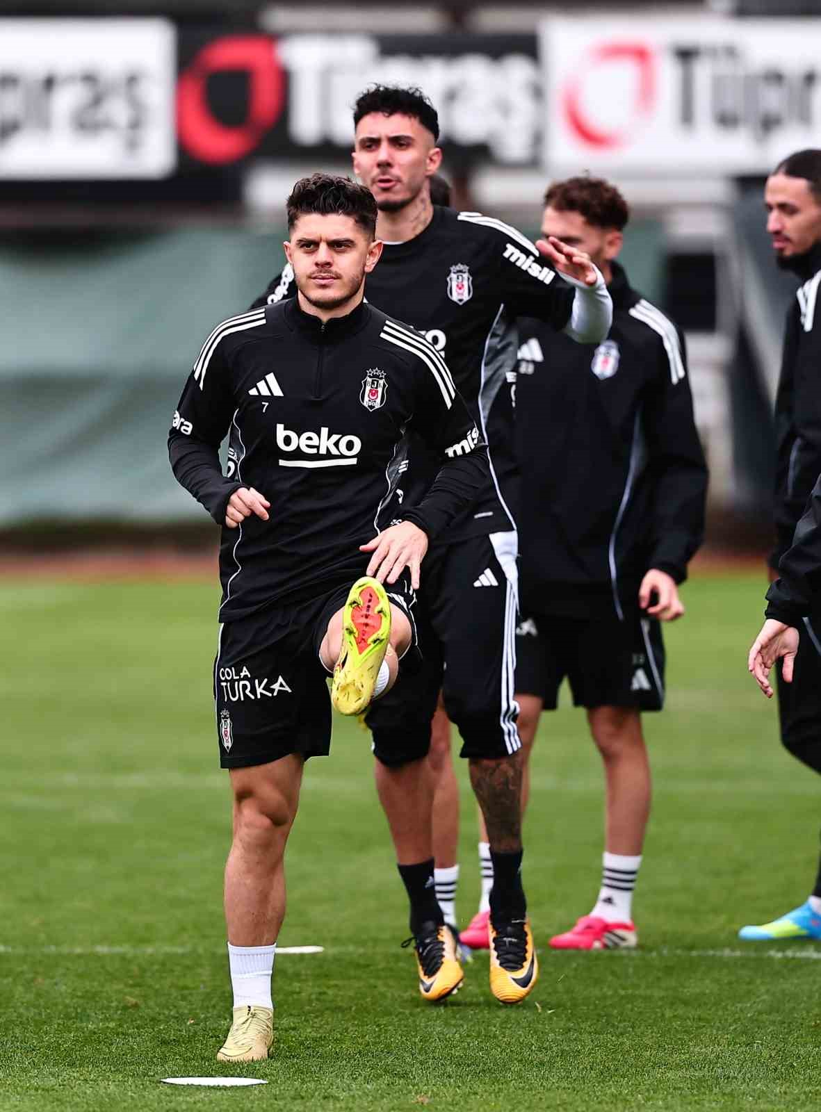 besiktas fenerbahce maci hazirliklarini tamamladi 4 XBuJpat8