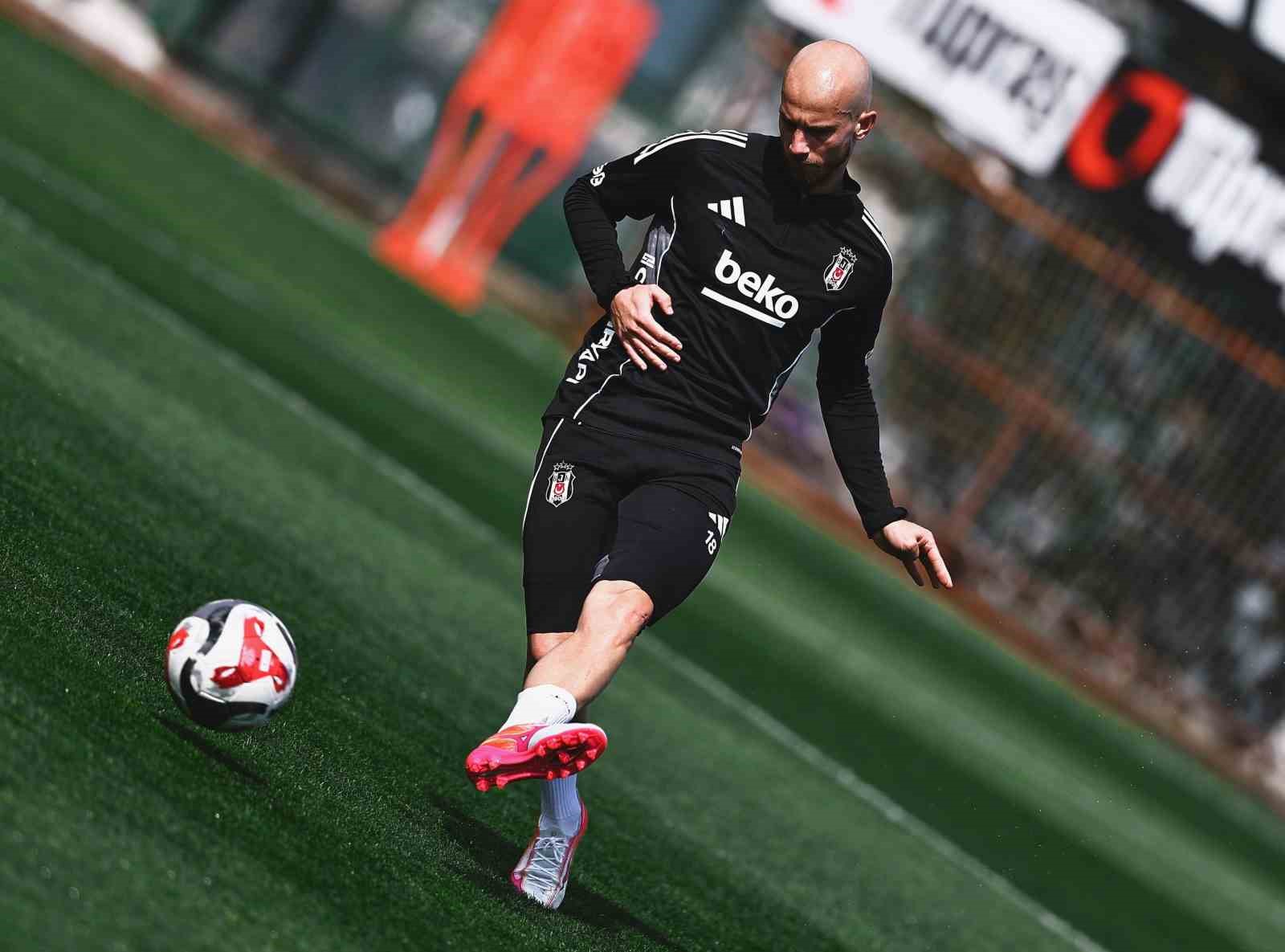 besiktas fenerbahce macinin hazirliklarini surdurdu 1 OwfOgOMk