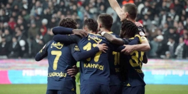 besiktas-fenerbahce-rekabetinde-ilk-golu-atan-avantaj-sagliyor-IGnK3Ber.jpg