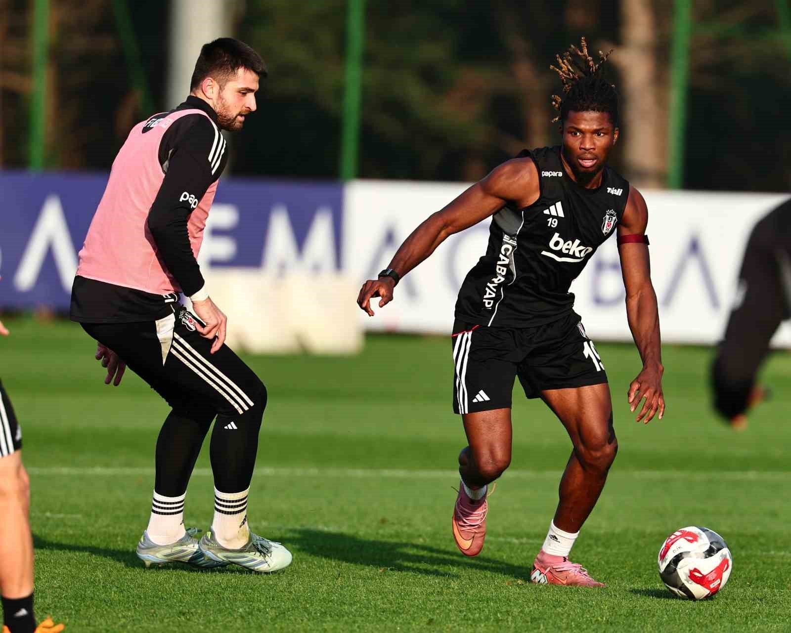 besiktas gaziantep fk maci hazirliklarina basladi 1 WywRahGI