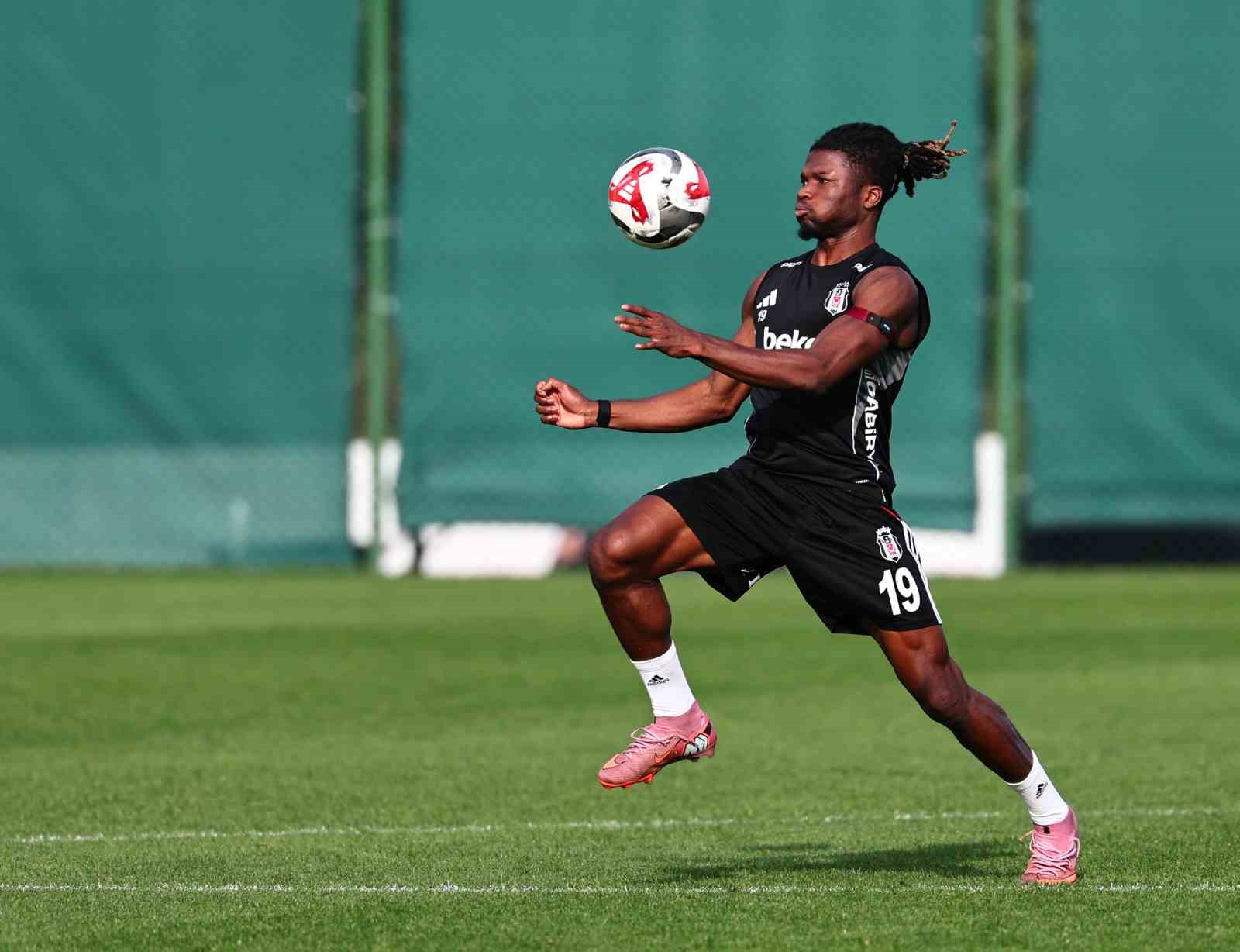 besiktas gaziantep fk maci hazirliklarini surdurdu 1 vm2g4hPO