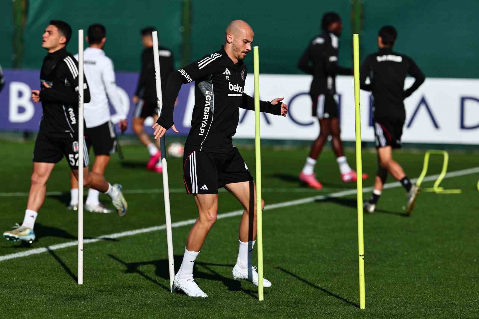 Beşiktaş, Gaziantep FK maçı hazırlıklarını sürdürdü 6 besiktas gaziantep fk maci hazirliklarini surdurdu 2 5pOX8I56
