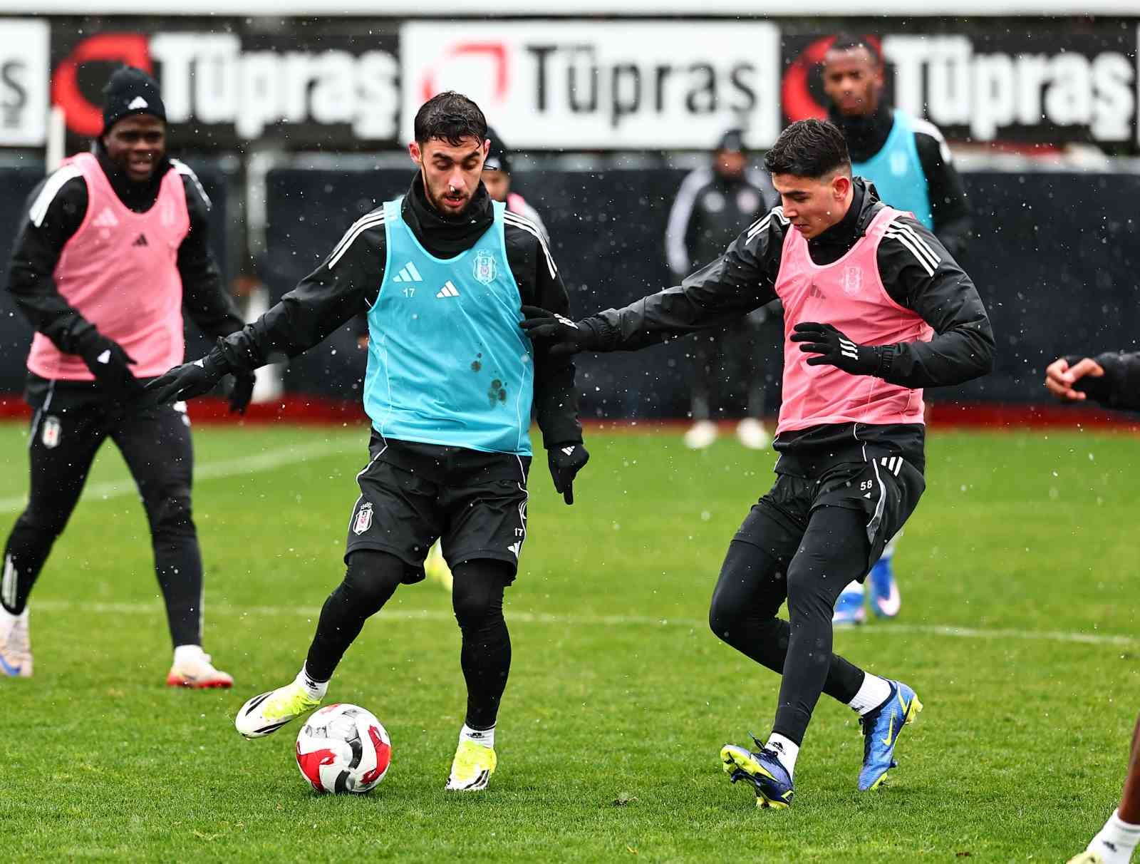 besiktas goztepe maci hazirliklarina basladi 4 XnieeUcY