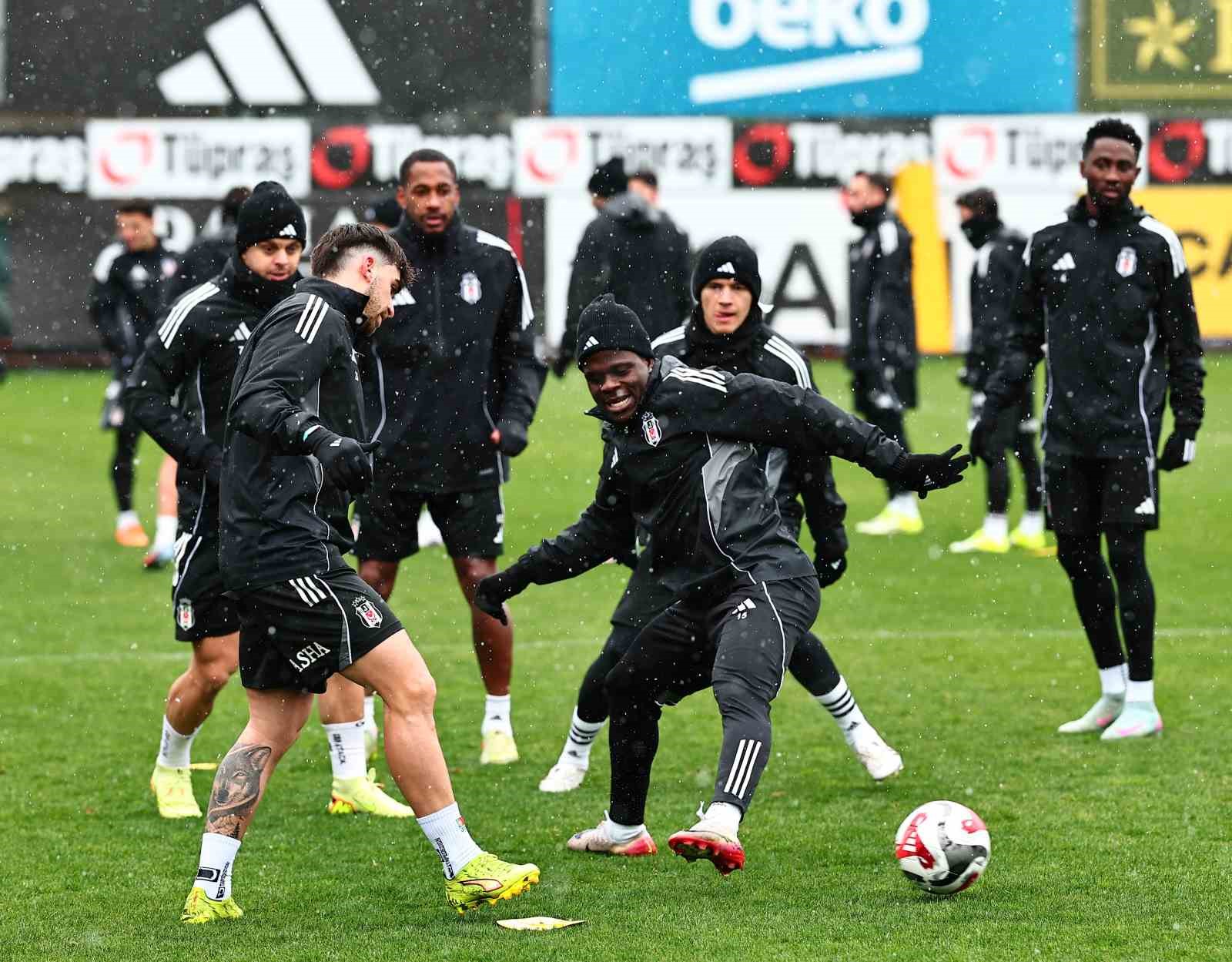 besiktas goztepe maci hazirliklarina basladi 5 mU3kmnHt