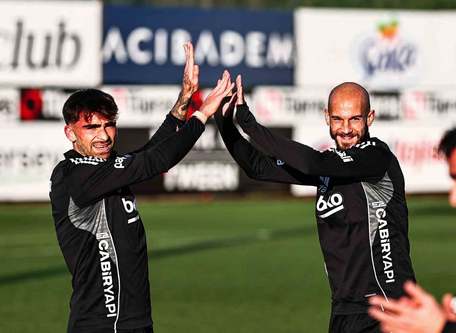 besiktas gunu cift antrenmanla tamamladi 3