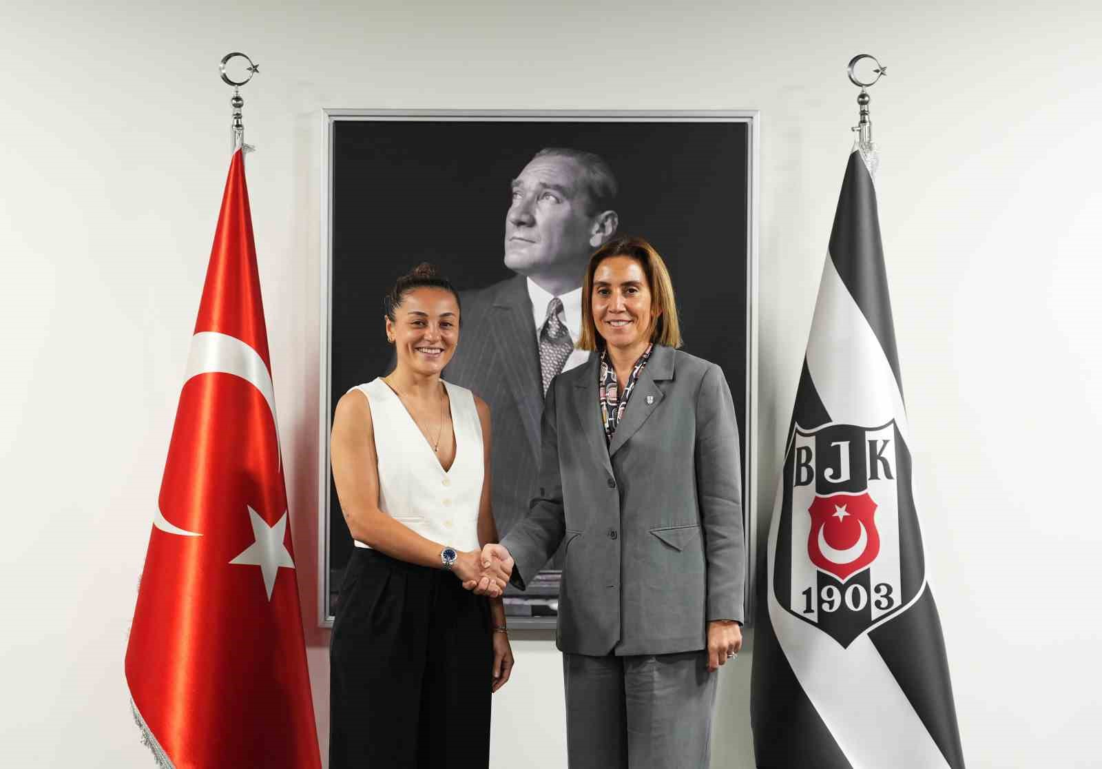 Beşiktaş Kadın Futbol Takımı, Didem Karagenç’e emanet 4 besiktas kadin futbol takimi didem karagence emanet 0 YEpnh5Re