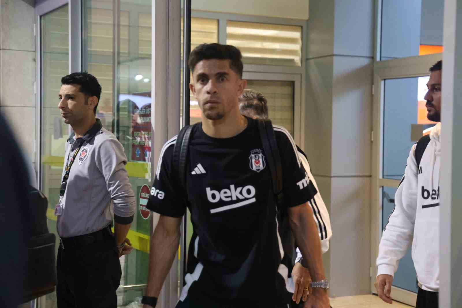 besiktas kafilesi konyaya geldi 3 FFhQUsrM