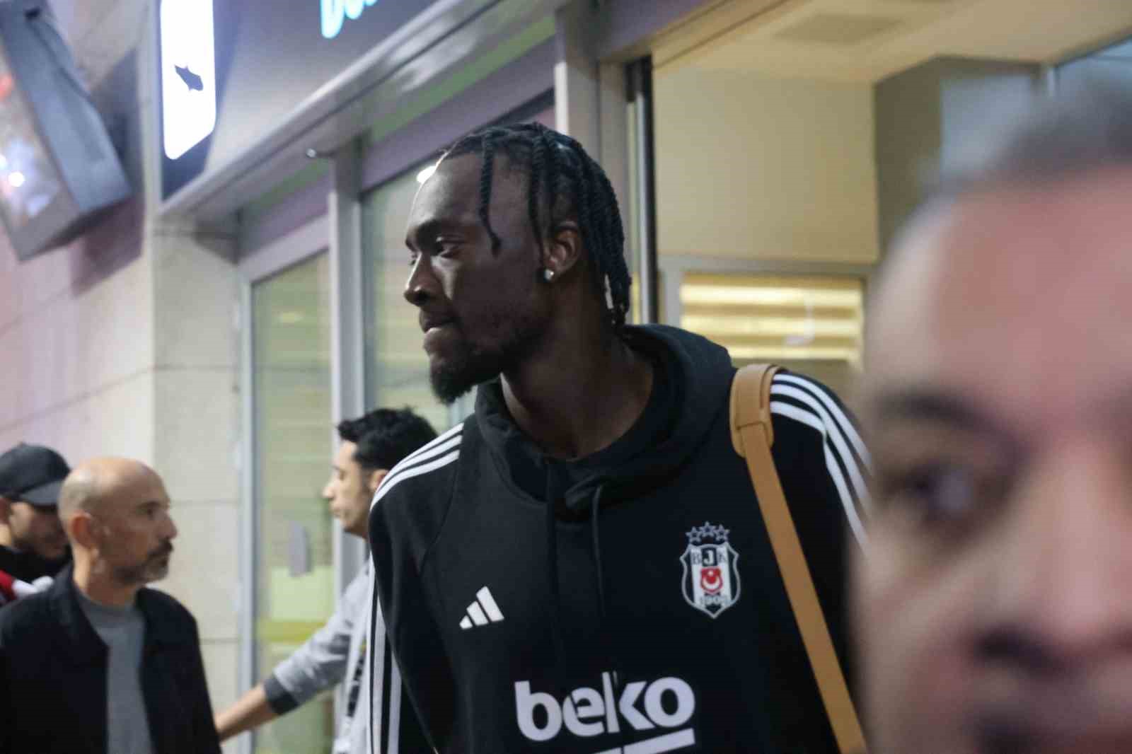 besiktas kafilesi konyaya geldi 4 UquPnnj1