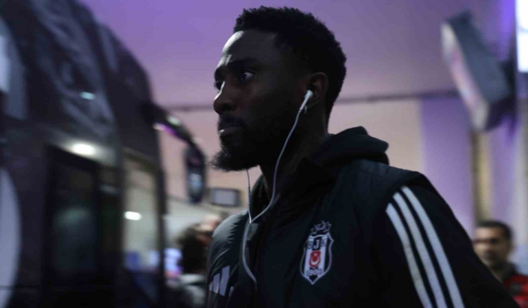 besiktas-kafilesi-konyaya-geldi-ZdAD6hVj.jpg