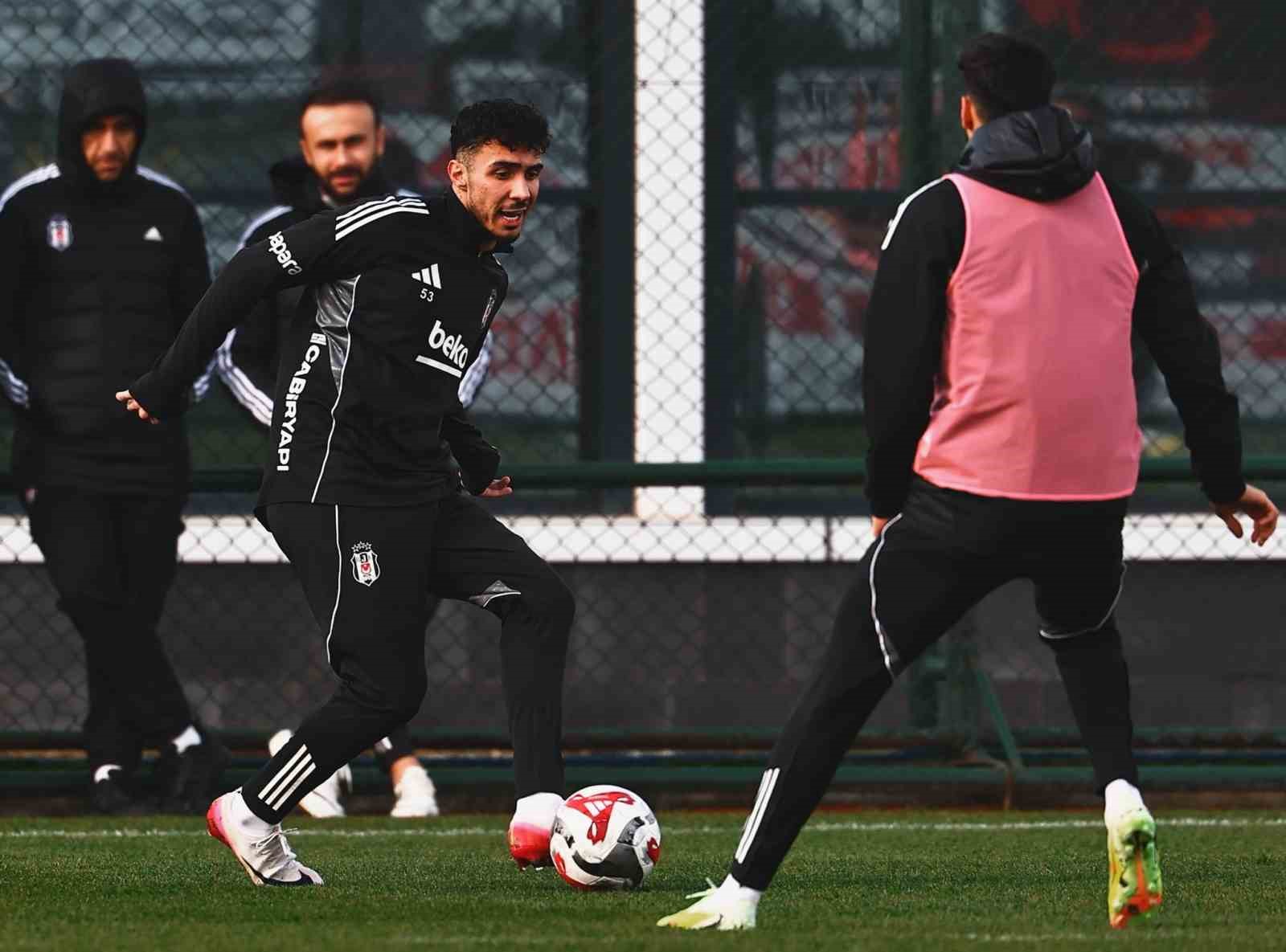 besiktas kayserispor maci hazirliklarini surdurdu 0 UK6weP1U