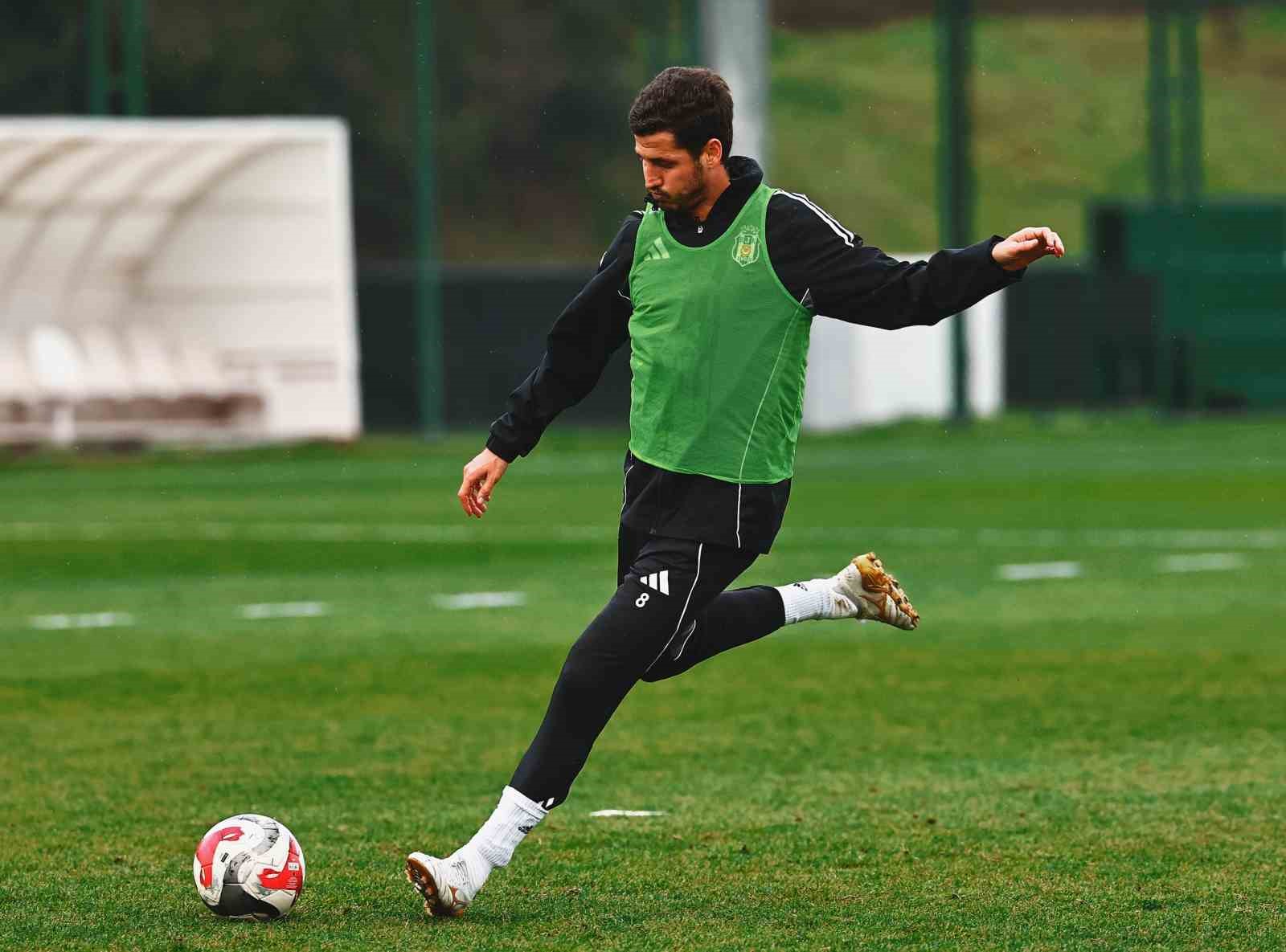 besiktas konyaspor maci hazirliklarina basladi 3 byfqHOtU