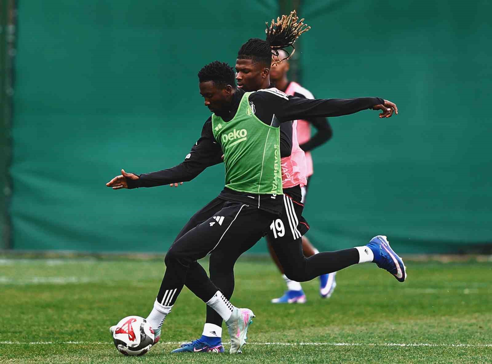 besiktas konyaspor maci hazirliklarina devam etti 3 JRBhXJe3