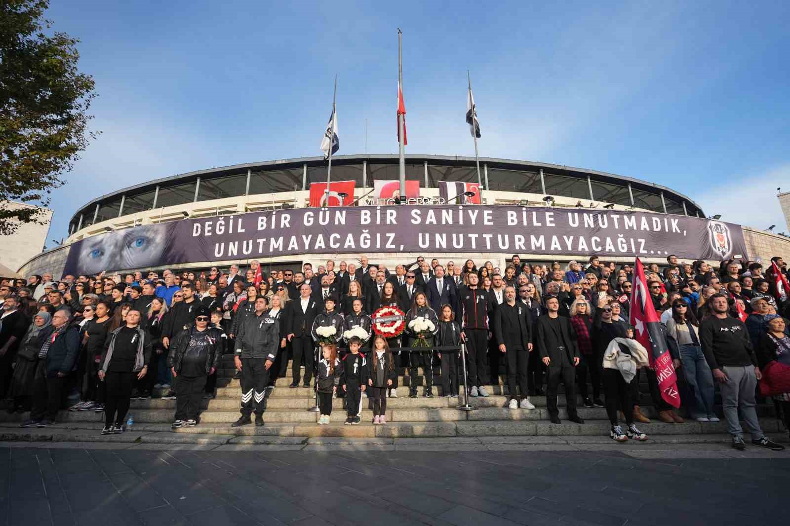 besiktas kulubu gazi mustafa kemal ataturku andi 4 E1ZKeKH6