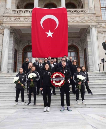 besiktas-kulubu-gazi-mustafa-kemal-ataturku-andi-BdCtFLtf.jpg