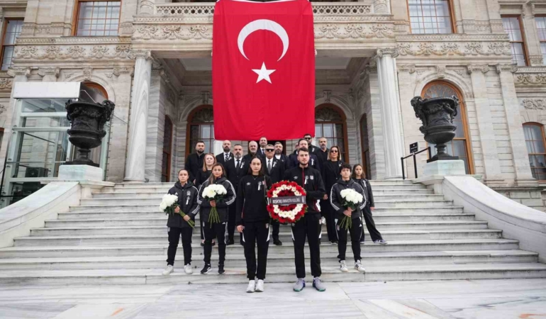 besiktas-kulubu-gazi-mustafa-kemal-ataturku-andi-BdCtFLtf.jpg