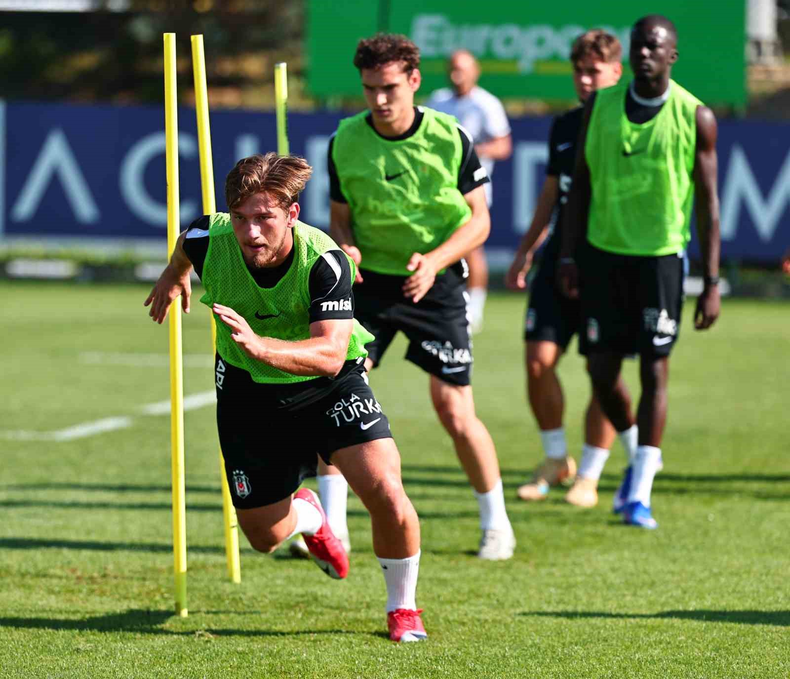 Beşiktaş, Midtjylland maçı hazırlıklarını sürdürdü 5 besiktas midtjylland maci hazirliklarini surdurdu 1 X75scW72