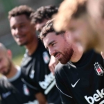 besiktas-midtjylland-maci-hazirliklarini-surdurdu-rLdsufqs.jpg