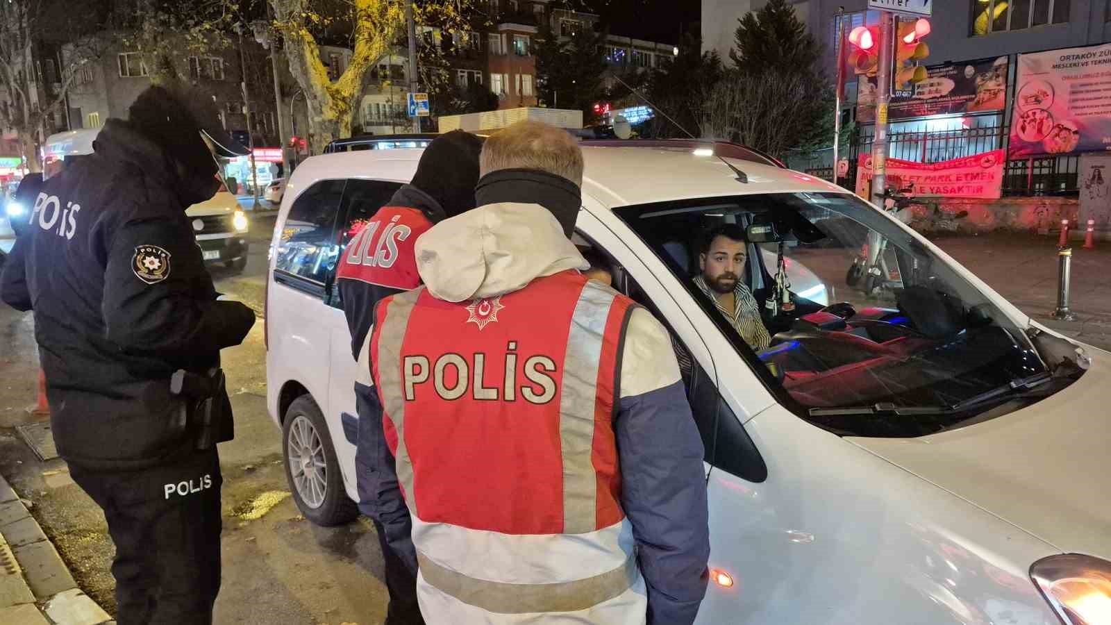 besiktas ortakoyde yilbasi icin yogun guvenlik tedbirleri 2 EU3hl4Aj
