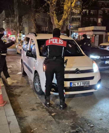 besiktas-ortakoyde-yilbasi-icin-yogun-guvenlik-tedbirleri-gyk3Plj8.jpg