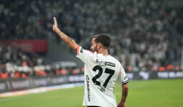 besiktas-rafa-silva-ailesi-ve-menajeriyle-gorusmek-uzere-15-kasima-kadar-izin-istedi-e6bQVmzm.jpg