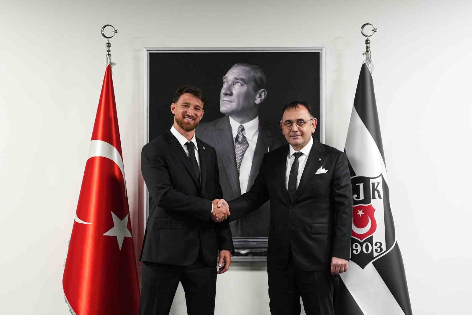 Beşiktaş, Salih Özcan ile 3+1 yıllık sözleşme imzaladı 5 besiktas salih ozcan ile 31 yillik sozlesme imzaladi 1 sity6nlD