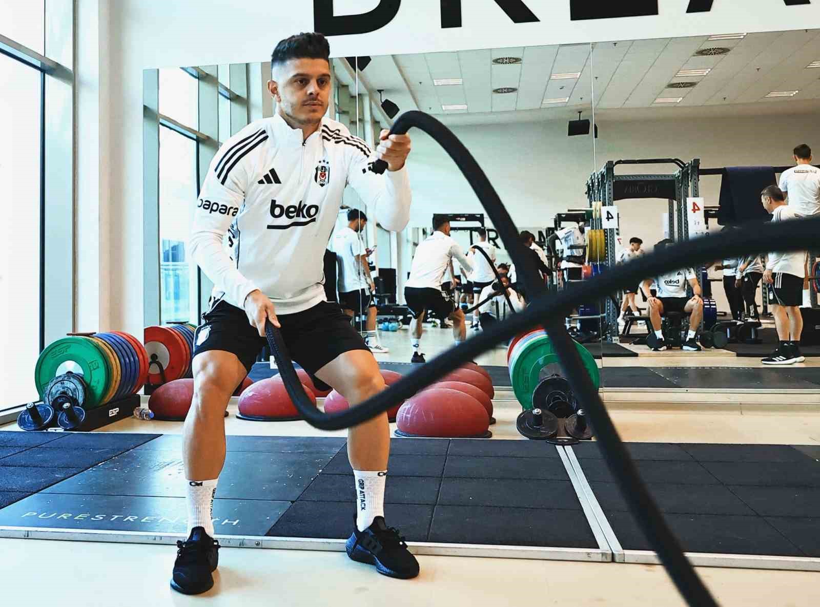 besiktas salonda calisti 0 tk7CjuVa