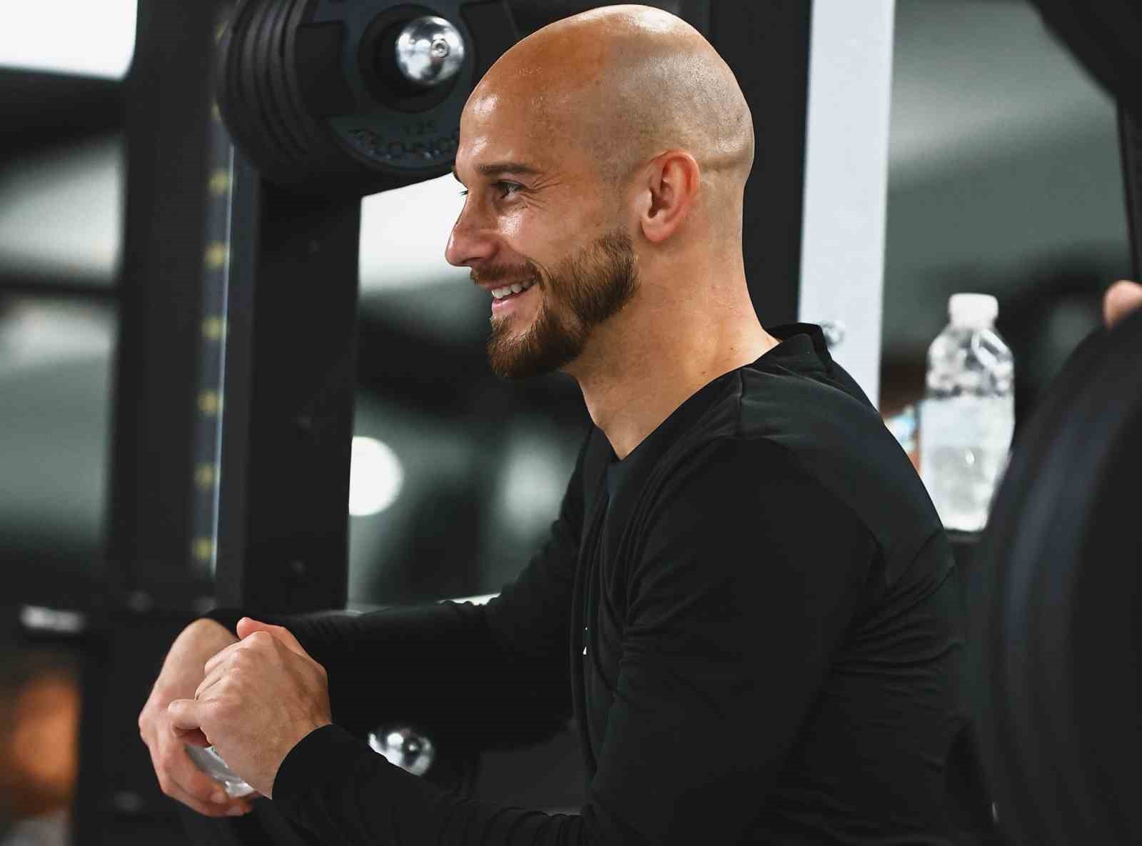 besiktas salonda calisti 3 tFNWpBy4