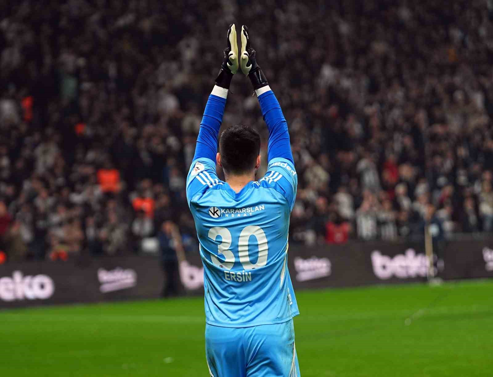 besiktas taraftarindan kaleci ersine once tepki sonra destek 0 vQLtMaRu