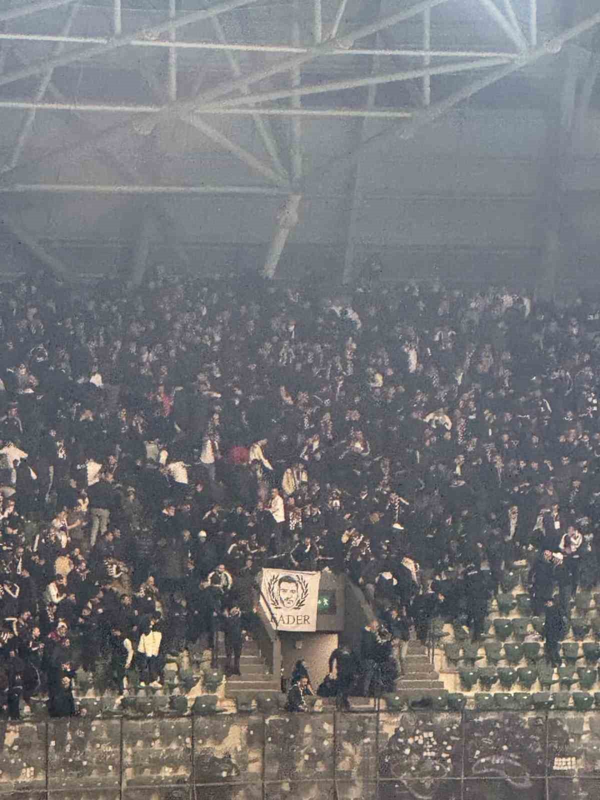 besiktas tribunu karisti 15 taraftara adli islem yapildi 5