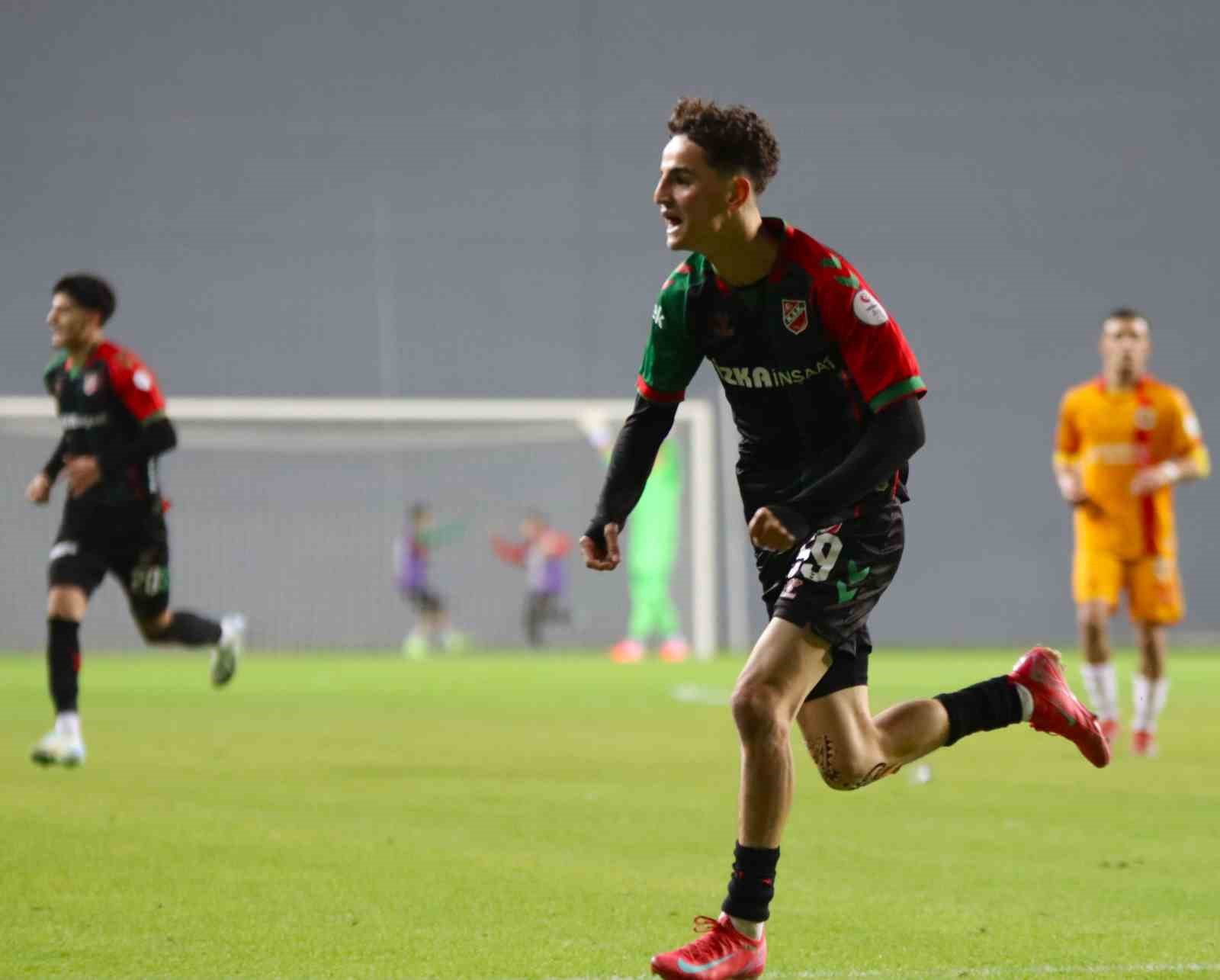 Beşiktaş ve Trabzonspor da Adem Yeşilyurt’la ilgileniyor 6 besiktas ve trabzonspor da adem yesilyurtla ilgileniyor 2 GjZ4l18F