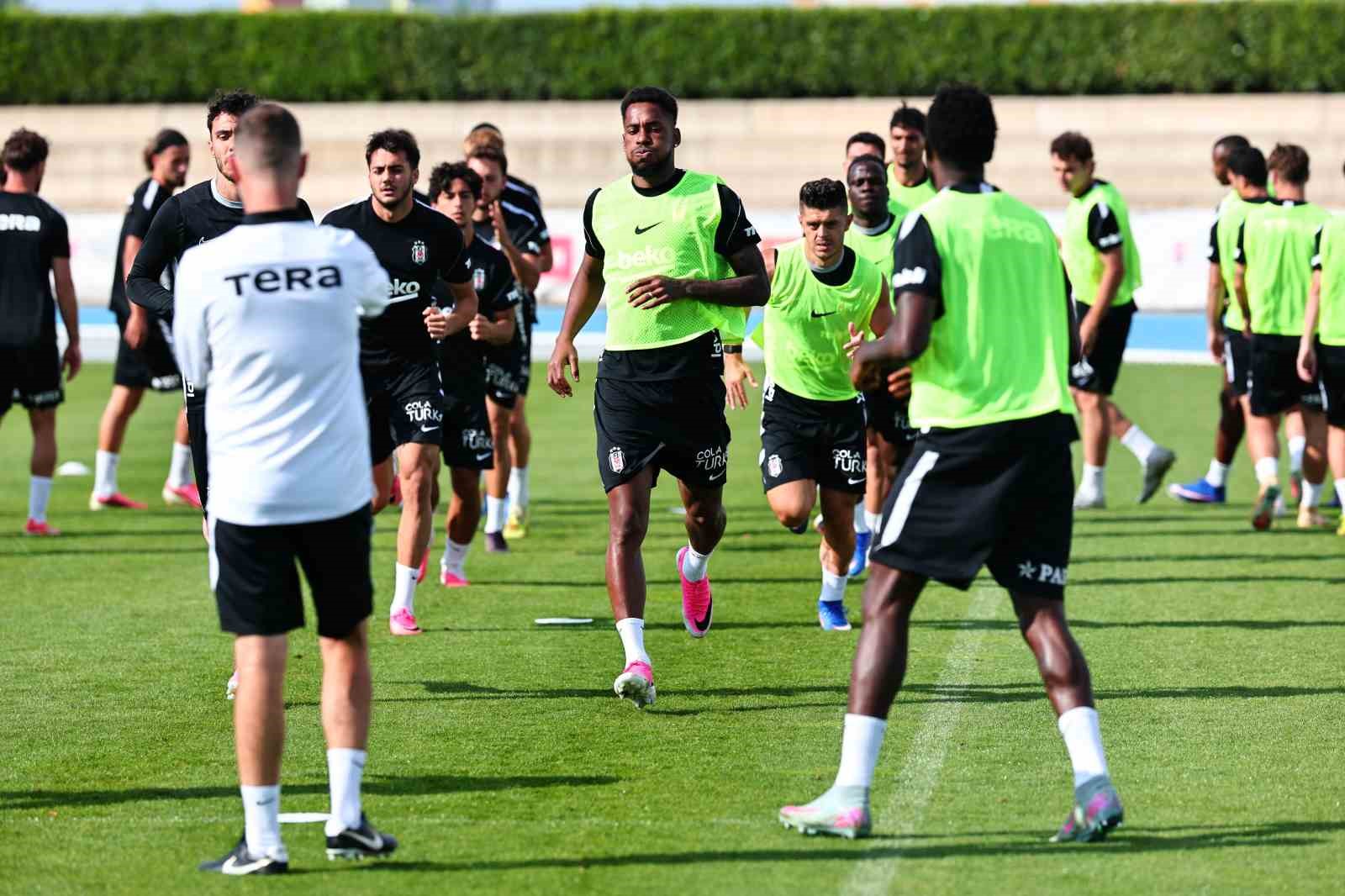 Beşiktaş, yeni sezona Slovakya’da hazırlanıyor 4 besiktas yeni sezona slovakyada hazirlaniyor 0 Bky5H4tk