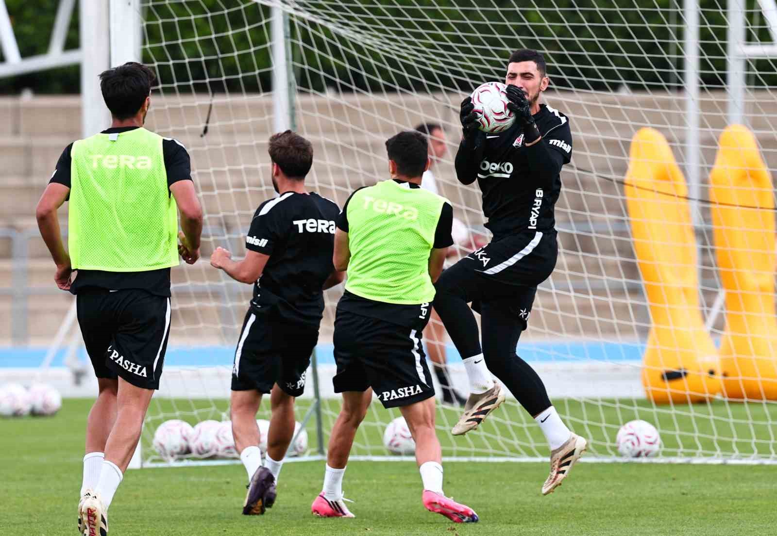 Beşiktaş, yeni sezona Slovakya’da hazırlanıyor 10 besiktas yeni sezona slovakyada hazirlaniyor 6 3dG3ip1O