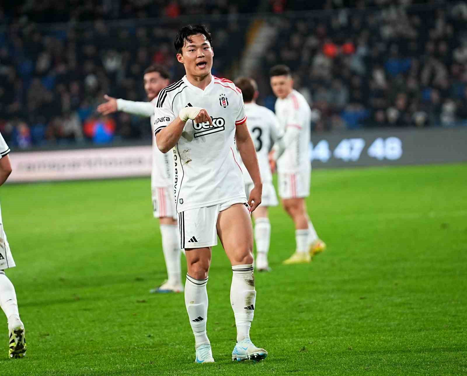 besiktasin golcusu hyeon gyu oh 2de 2 yapti 3 RZmSvpKU