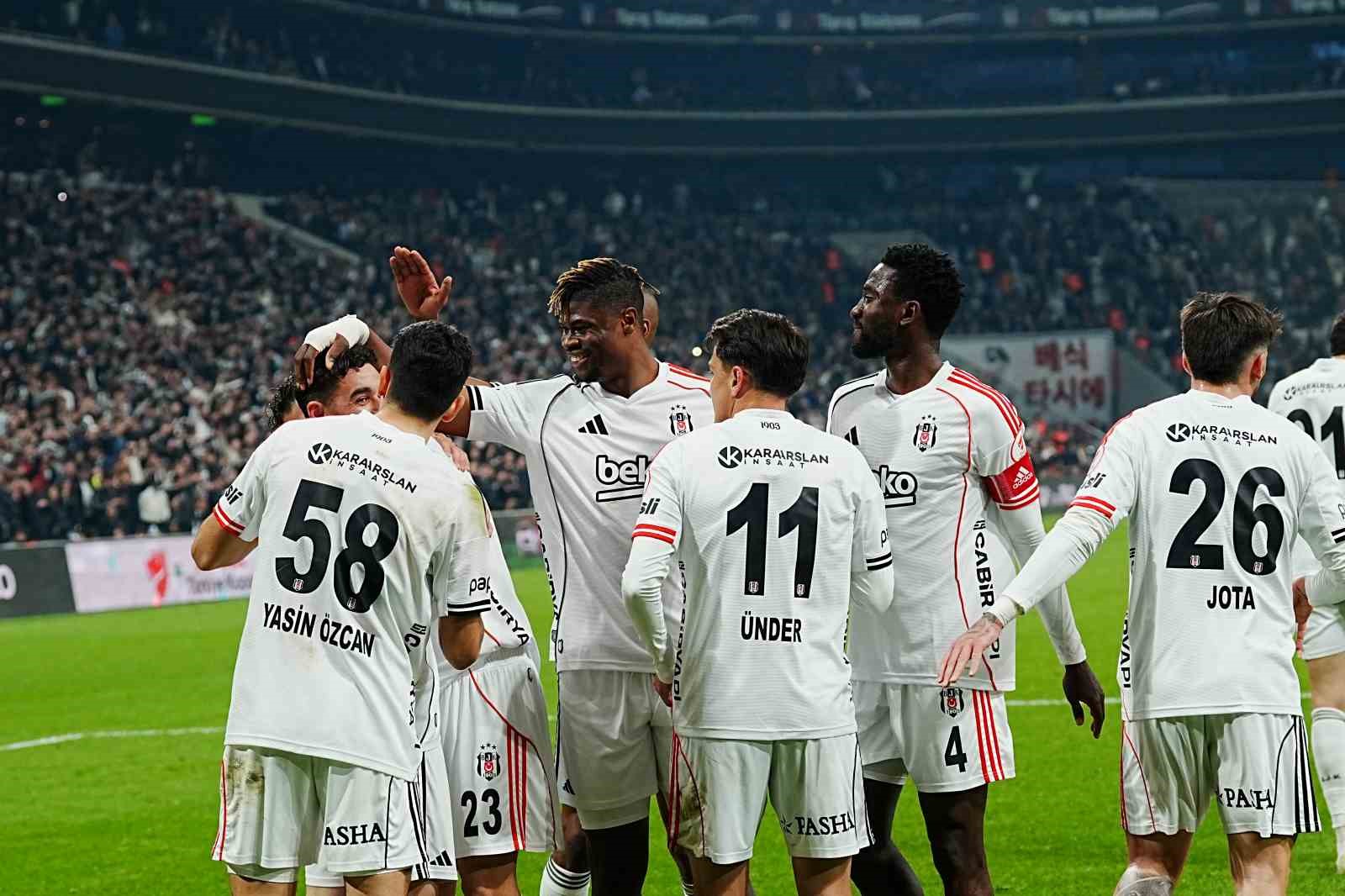 Beşiktaş’ın yenilmezlik serisi 17 maça çıktı 4 besiktasin yenilmezlik serisi 17 maca cikti 0 dlWIt2dO