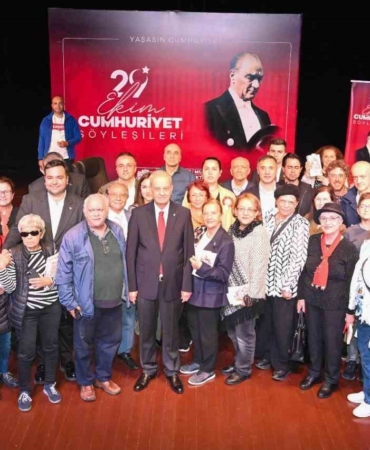besiktasta-26-genelkurmay-baskani-ilker-basbug-cumhuriyetin-izinde-turkiyenin-yarini-soylesisini-gerceklestirdi-1ddCuBvU.jpg
